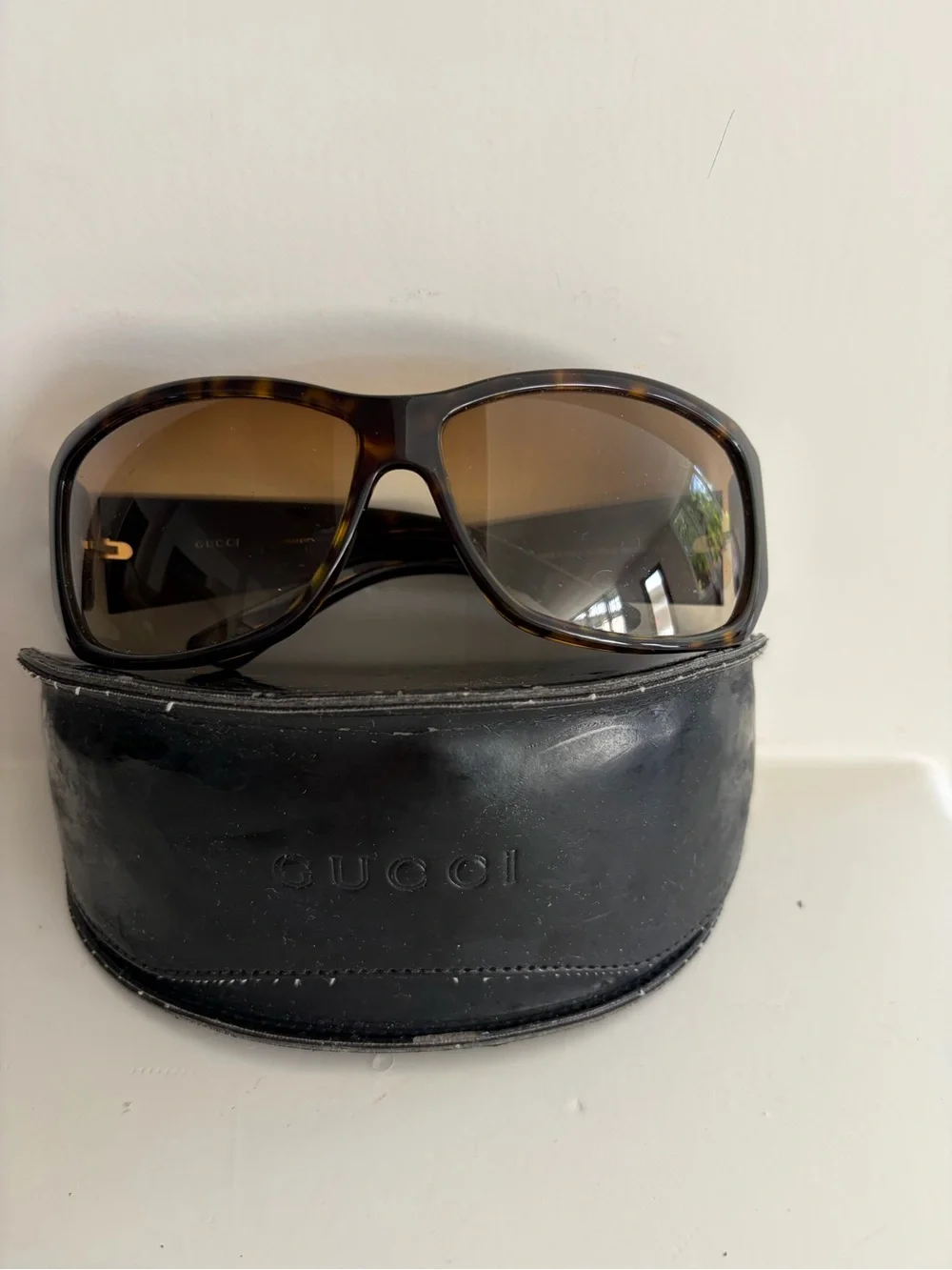 Gucci Brown Tortoiseshell Frame Sunglasses with Brown Gradient Lenses